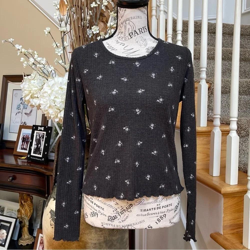 La‎ La Land Creative Co dark Gray Top with small White Floral Print